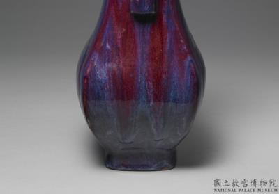 图片[3]-Vase with tubular handles and apricot leaf decoration in glaze imitating Jun ware, Qing dynasty, Qianlong reign (1736-1795)-China Archive